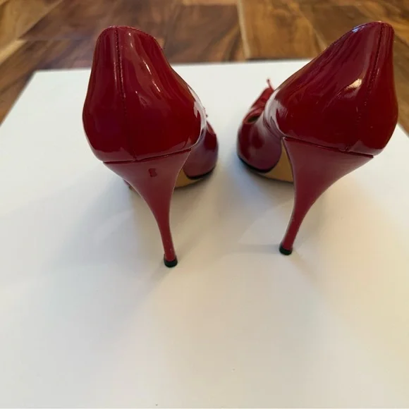Manolo Blahnik Vibrant Red Heels - Picture 3 of 10